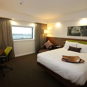 Habitación Adaptada para Personas de Movilidad Reducida con Cama Queen